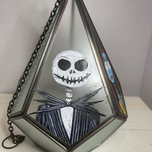 ⭐️🎄Nightmare Before Christmas Glass Terrarium! - Picture 2 of 7